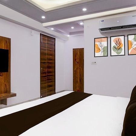 Townhouse Hotel Grand Emporio By Sbg Near Vaishali Metro Station Ghaziabad Zewnętrze zdjęcie