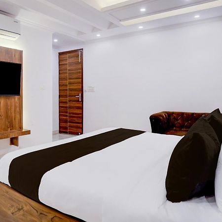 Townhouse Hotel Grand Emporio By Sbg Near Vaishali Metro Station Ghaziabad Zewnętrze zdjęcie