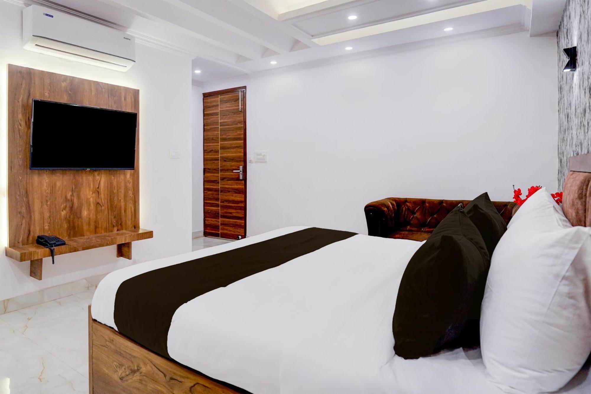 Townhouse Hotel Grand Emporio By Sbg Near Vaishali Metro Station Ghaziabad Zewnętrze zdjęcie