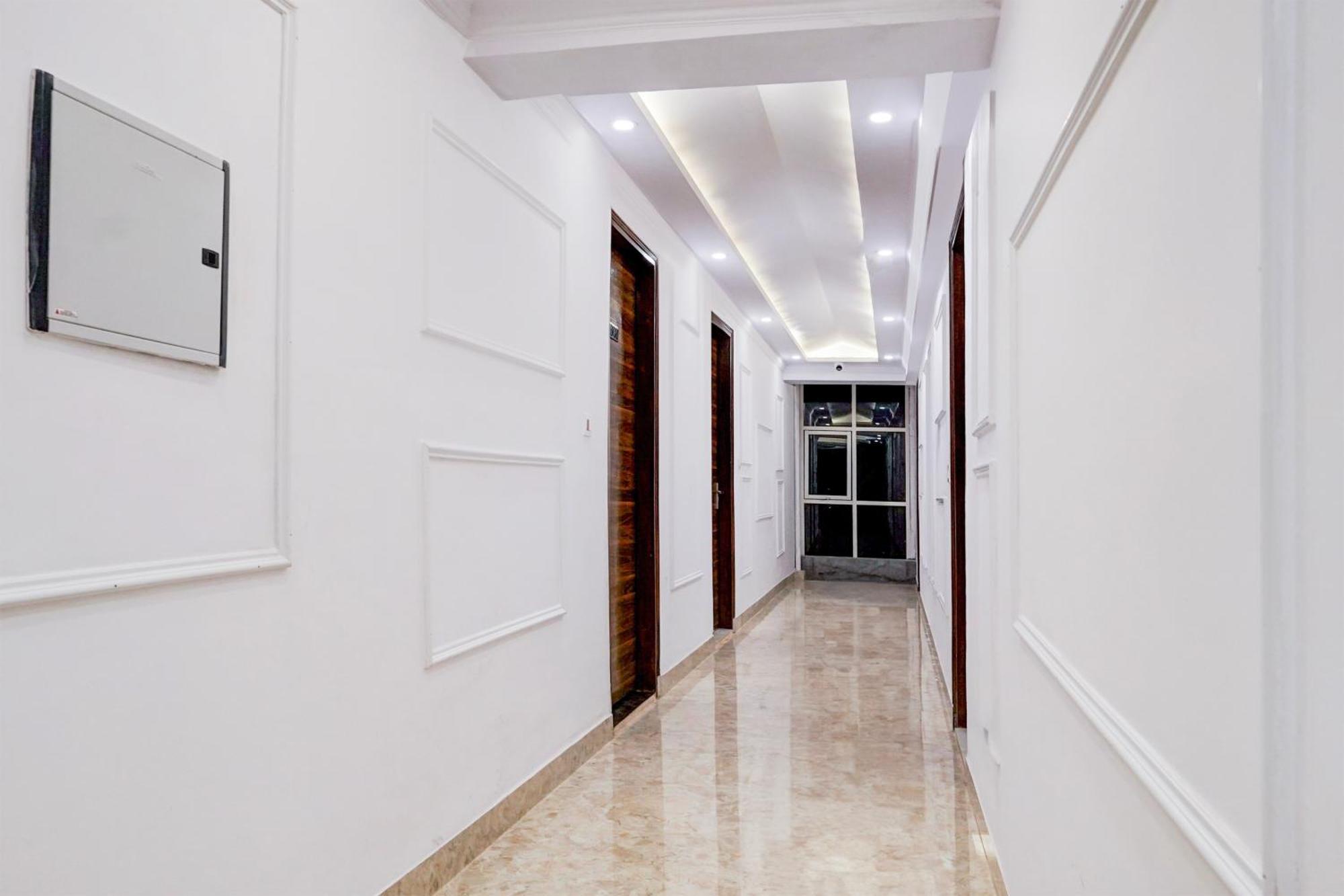 Townhouse Hotel Grand Emporio By Sbg Near Vaishali Metro Station Ghaziabad Zewnętrze zdjęcie